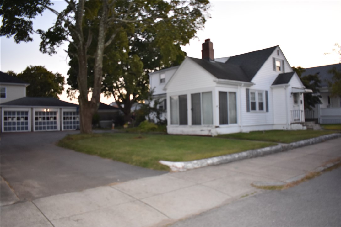 129 Carter Avenue Pawtucket, RI 02861 - Photo 1 of 28