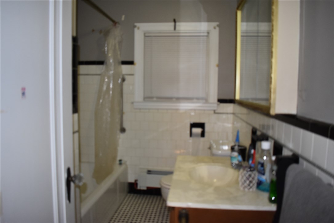 129 Carter Avenue Pawtucket, RI 02861 - Photo 11 of 28