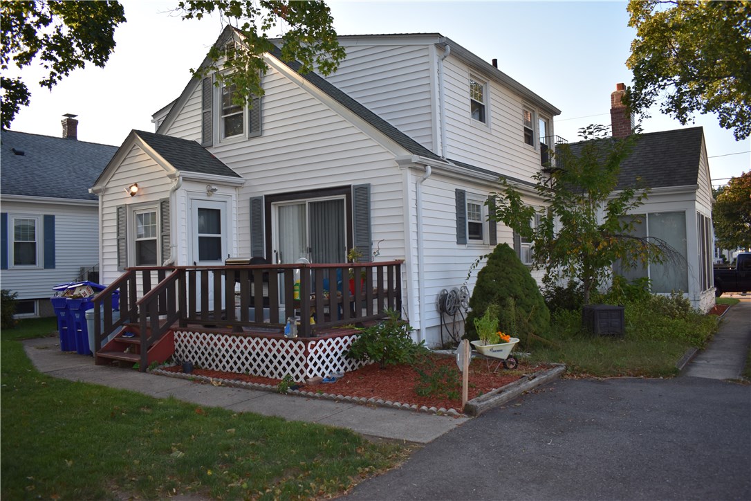 129 Carter Avenue Pawtucket, RI 02861 - Photo 5 of 28