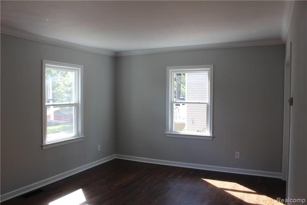 389 Channing Street Ferndale, MI 48220 - Photo 3 of 24