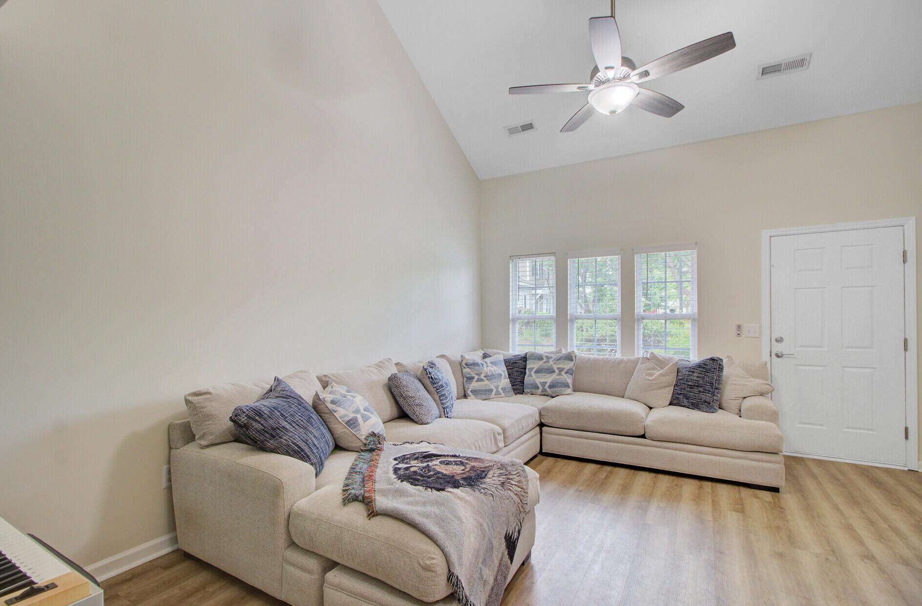 117 Macy Circle Goose Creek, SC 29445 - Photo 8 of 37 08_8_mls