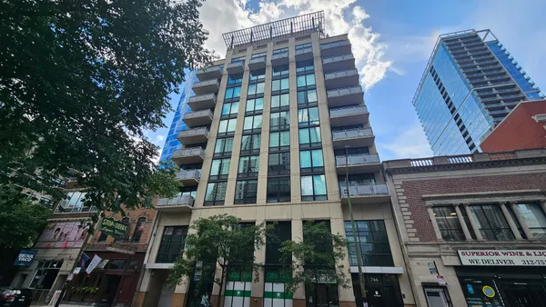$5,200 | 744 North Clark Street, Unit 905, Chicago, IL 60654