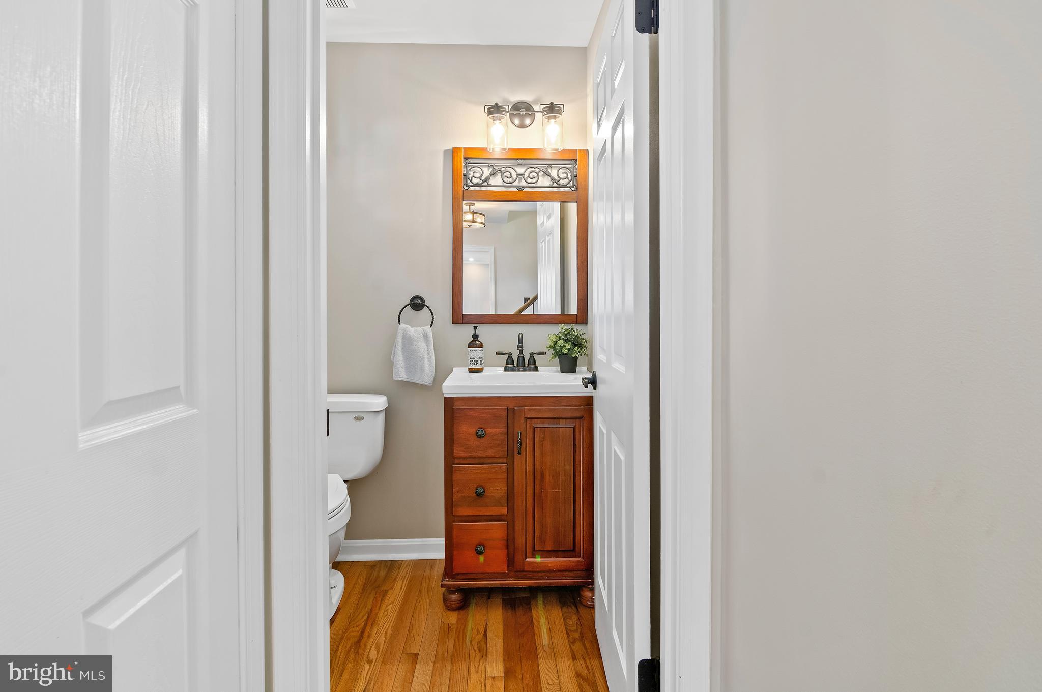 40 Dorba Court Severna Park, MD 21146 - Photo 22 of 67 Main level half bath