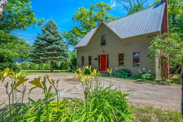 $459,900 | 7 Goodrich Falls Road, Bartlett, NH 03838