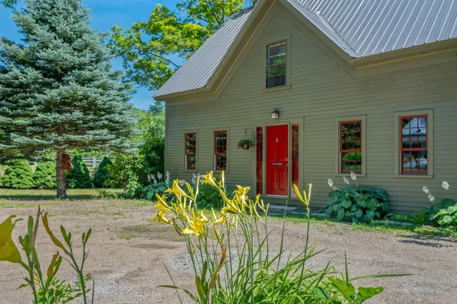 $459,900 | 7 Goodrich Falls Road, Bartlett, NH 03838