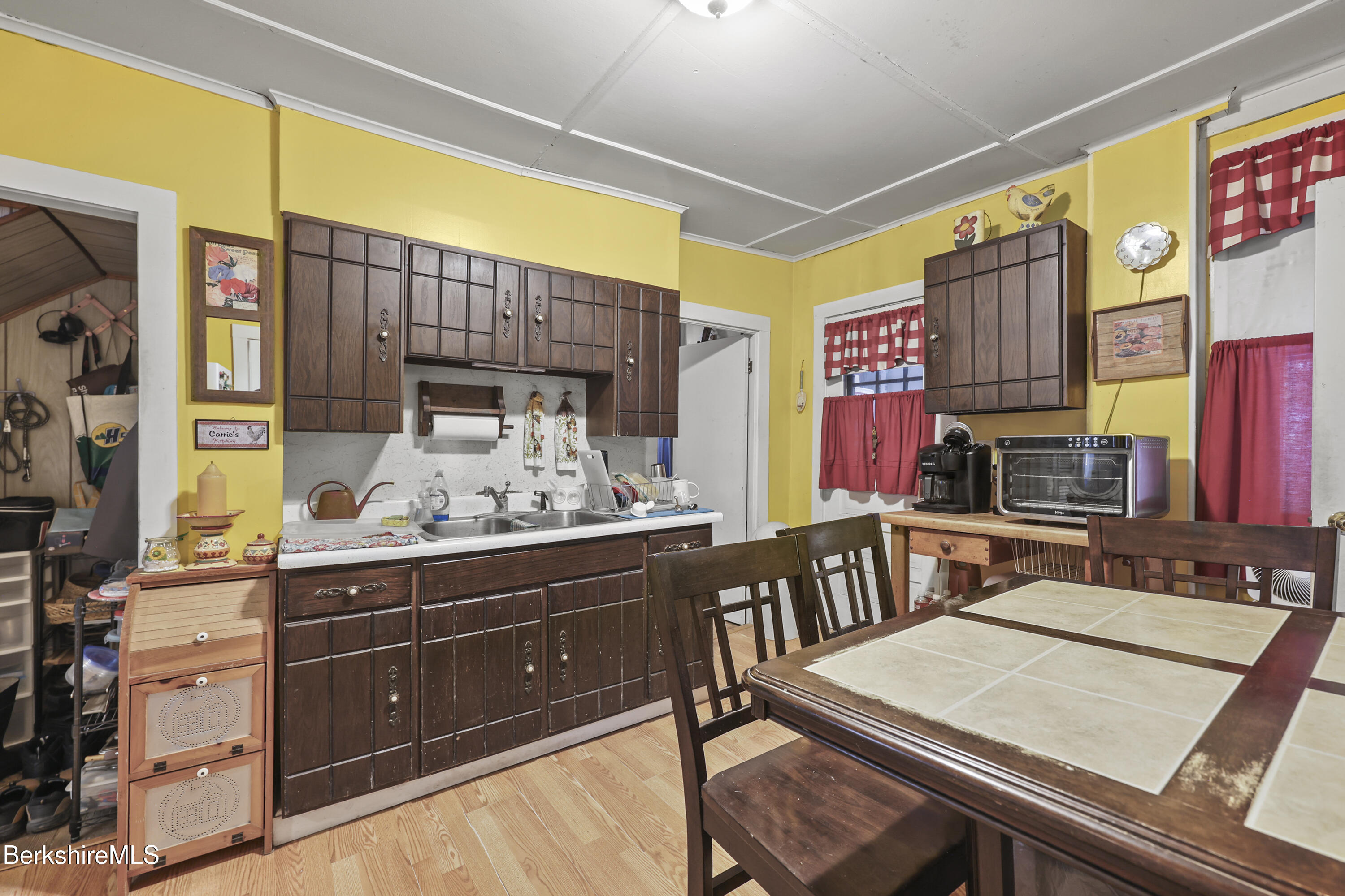 2 Horn Place Adams, MA 01220 - Photo 11 of 42 55 Kitchen