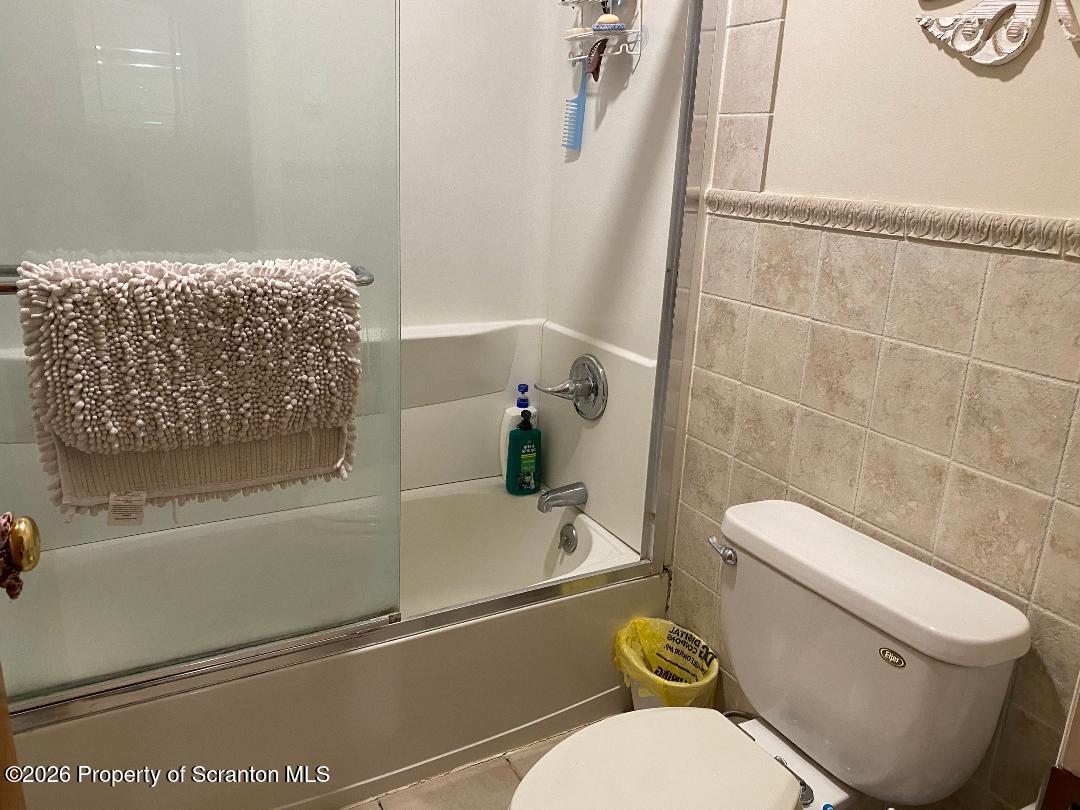 107 Keystone Hls Road, Unit 407 Factoryville, PA 18419 - Photo 21 of 24 Bathroom 2