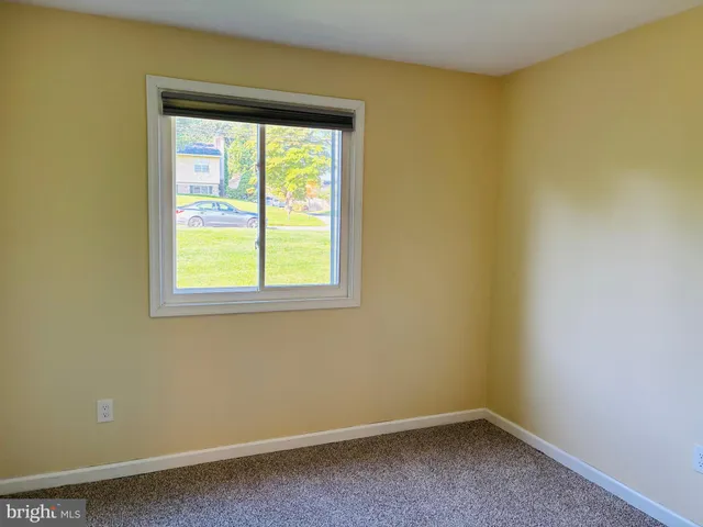 a view of a entrance of the house