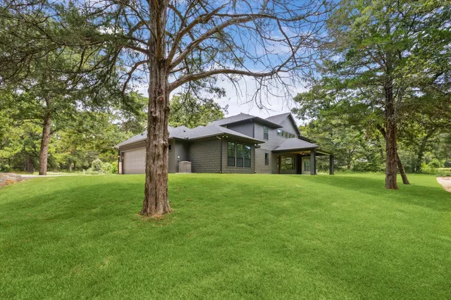 $899,000 | 211 St Andrews Drive, New Ulm, TX 78950