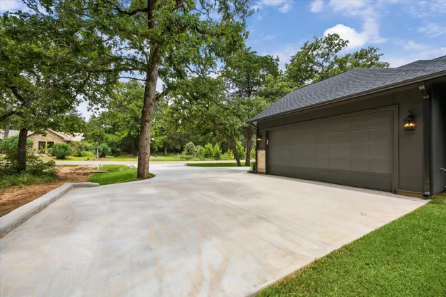 $899,000 | 211 St Andrews Drive, New Ulm, TX 78950