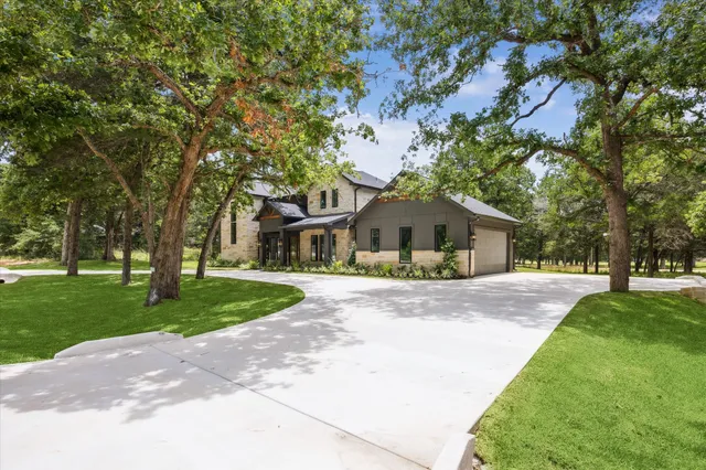 $899,000 | 211 St Andrews Drive, New Ulm, TX 78950