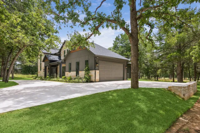 $899,000 | 211 St Andrews Drive, New Ulm, TX 78950