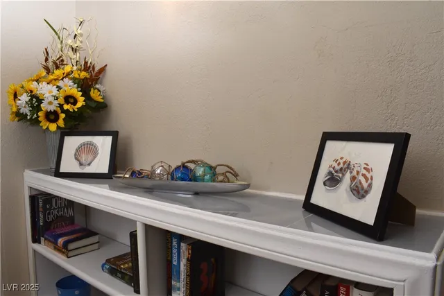 $1,800 | 6889 Beverly Glen Avenue, Las Vegas, NV 89110