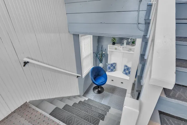 a view of living room washer and dryer