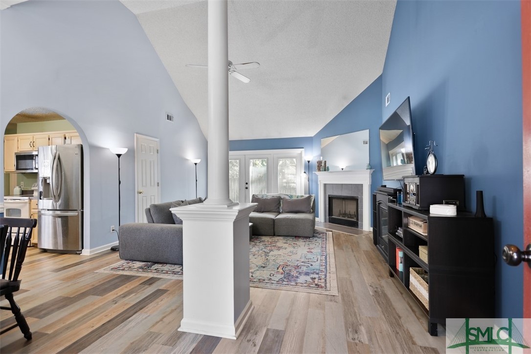 21 Highpoint Court Savannah, GA 31410 - Photo 4 of 37 FAMILY ROOM