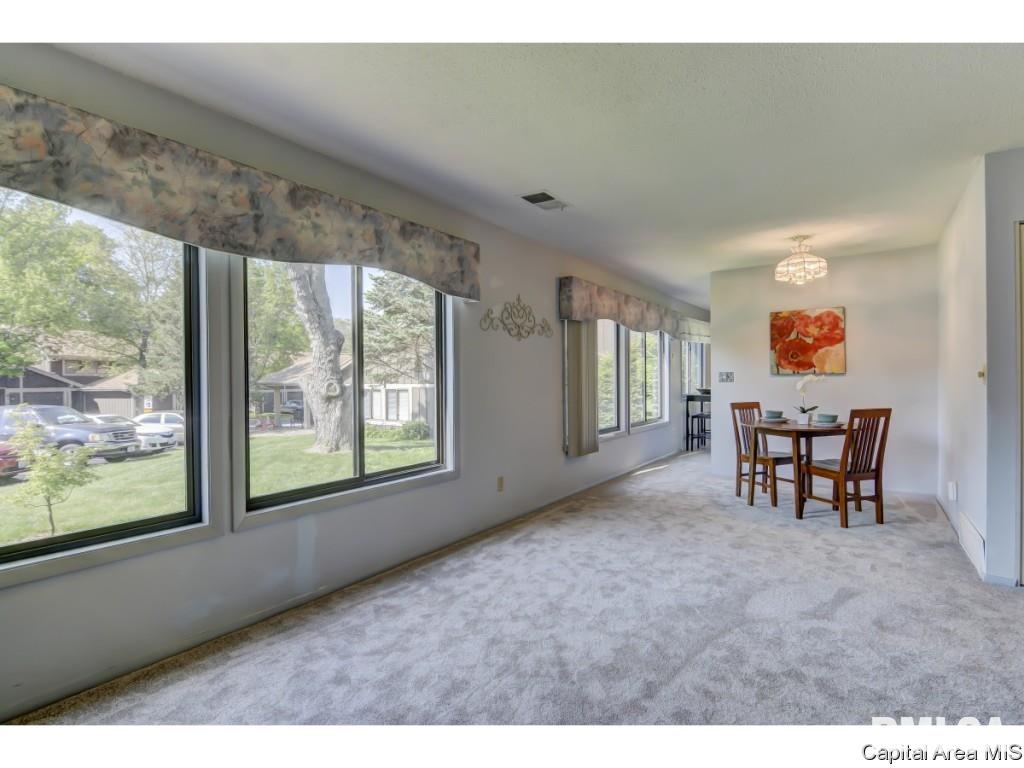 62 Trailridge Lane Springfield, IL 62704 - Photo 4 of 28 Gallery Image 4