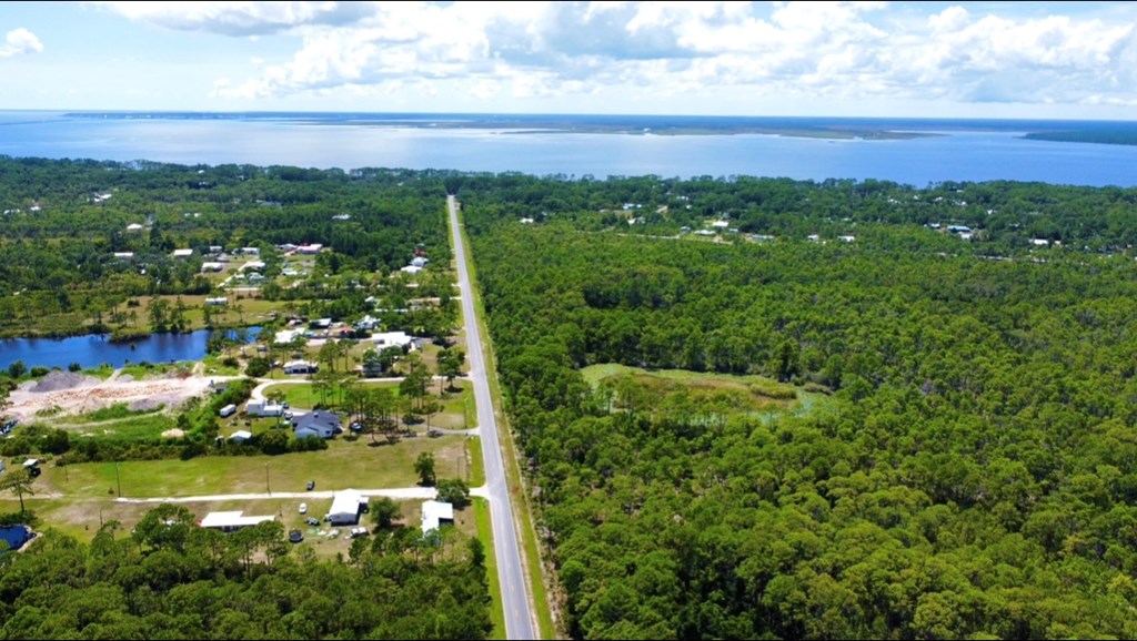 241 Twin Lakes Road Eastpoint, FL 32328 - Photo 9 of 16