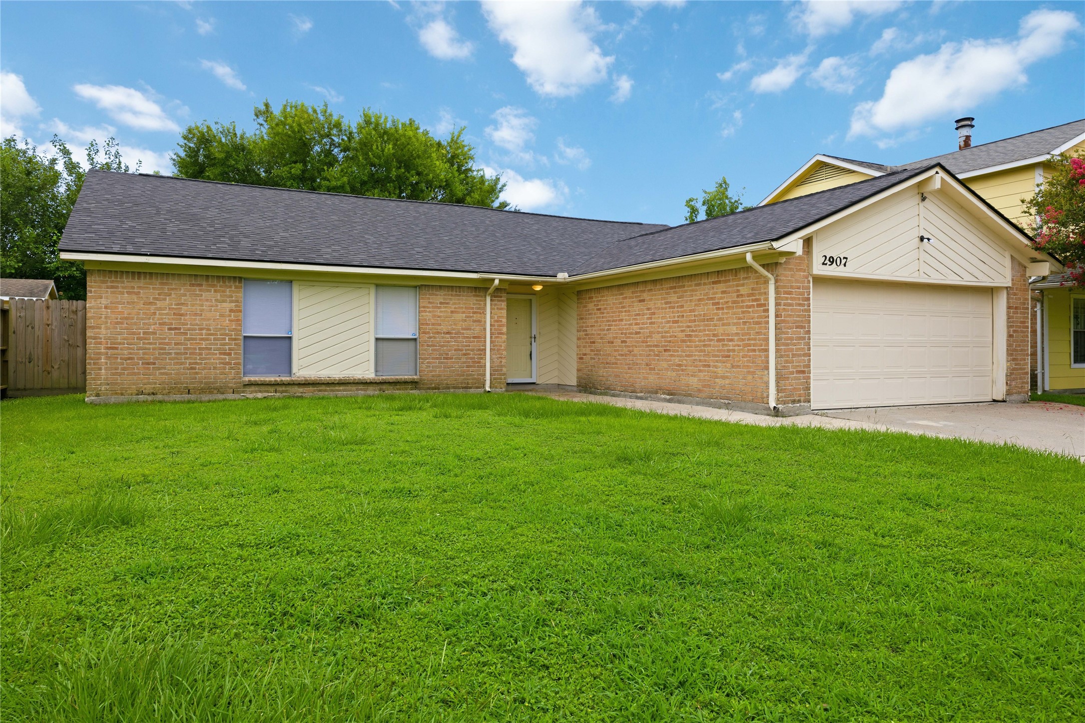 2907 West Greens Road Houston, TX 77067 - Photo 2 of 29 Two Car Garage