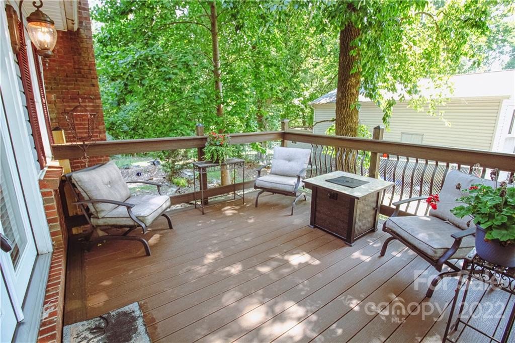 352 Runyans Road Grover, NC 28073 - Photo 3 of 22 Gallery Image 3