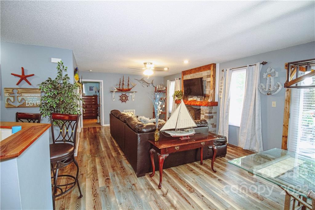 352 Runyans Road Grover, NC 28073 - Photo 5 of 22 Gallery Image 5