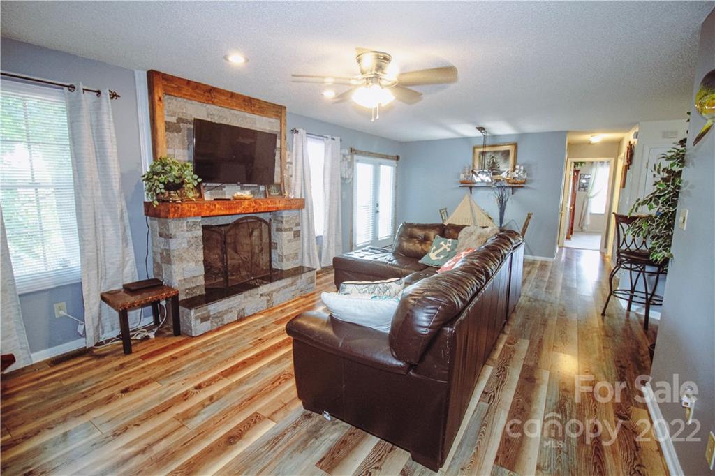 352 Runyans Road Grover, NC 28073 - Photo 9 of 22 Gallery Image 9