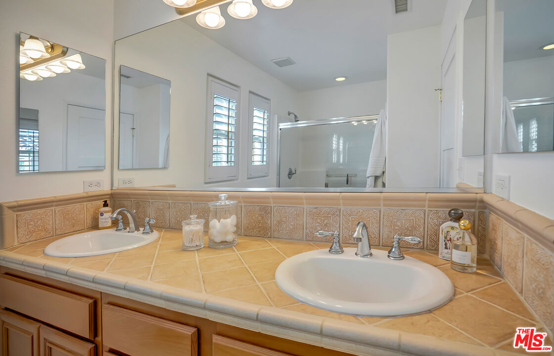 11442 Ghiberti Way Porter Ranch, CA 91326 - Photo 32 of 75