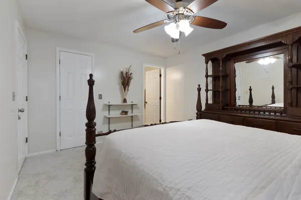 $299,900 | 2838 Meadow Lane, Unit W2, Schaumburg, IL 60193