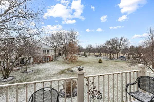 $299,900 | 2838 Meadow Lane, Unit W2, Schaumburg, IL 60193
