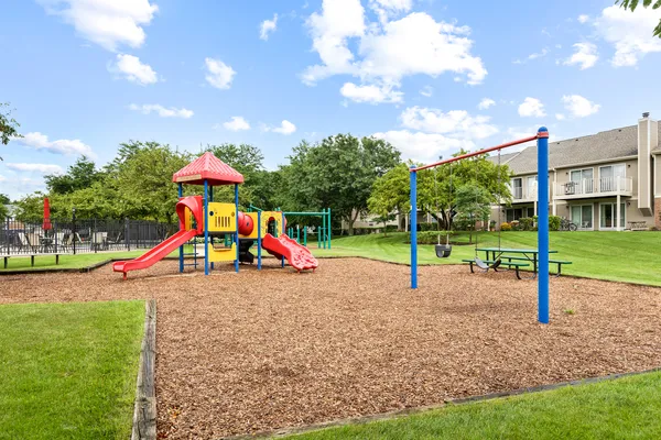 $299,900 | 2838 Meadow Lane, Unit W2, Schaumburg, IL 60193