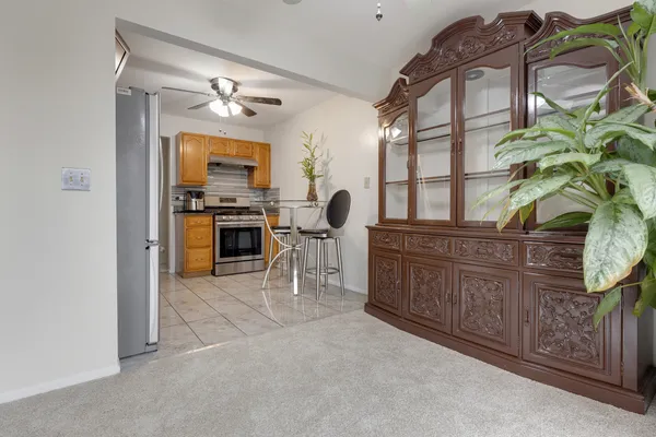 $299,900 | 2838 Meadow Lane, Unit W2, Schaumburg, IL 60193