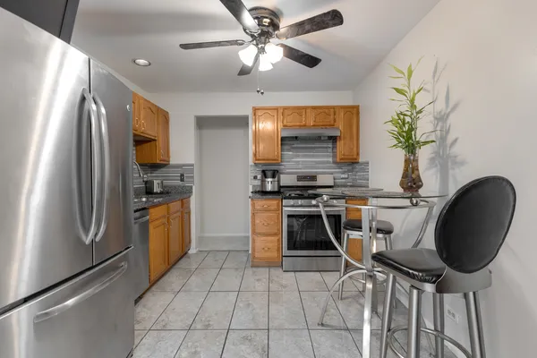 $299,900 | 2838 Meadow Lane, Unit W2, Schaumburg, IL 60193