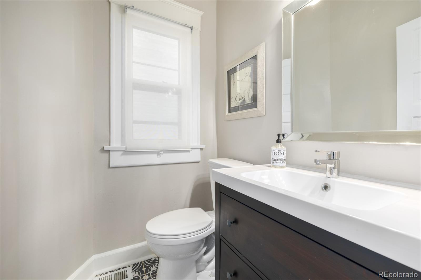 142 Logan Street Denver, CO 80203 - Photo 12 of 29