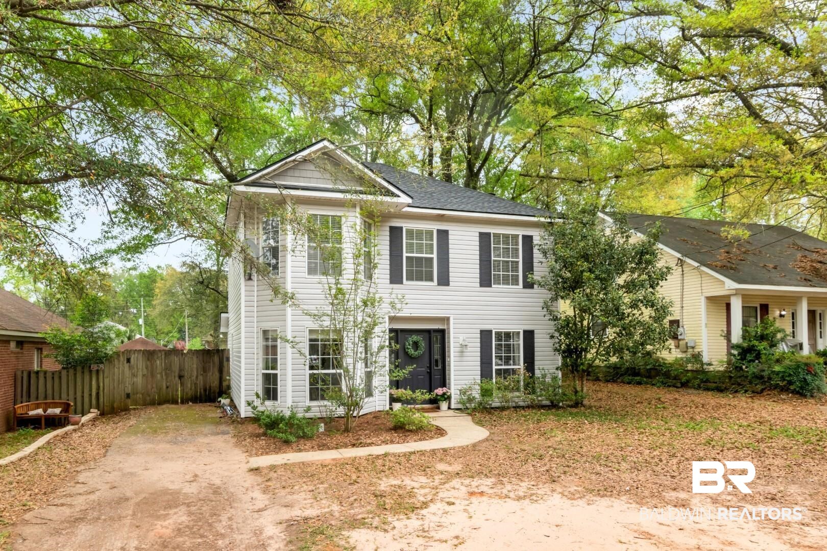 1065 Linlen Avenue Mobile, AL 36609 - Photo 31 of 31 Colonial home featuring fence