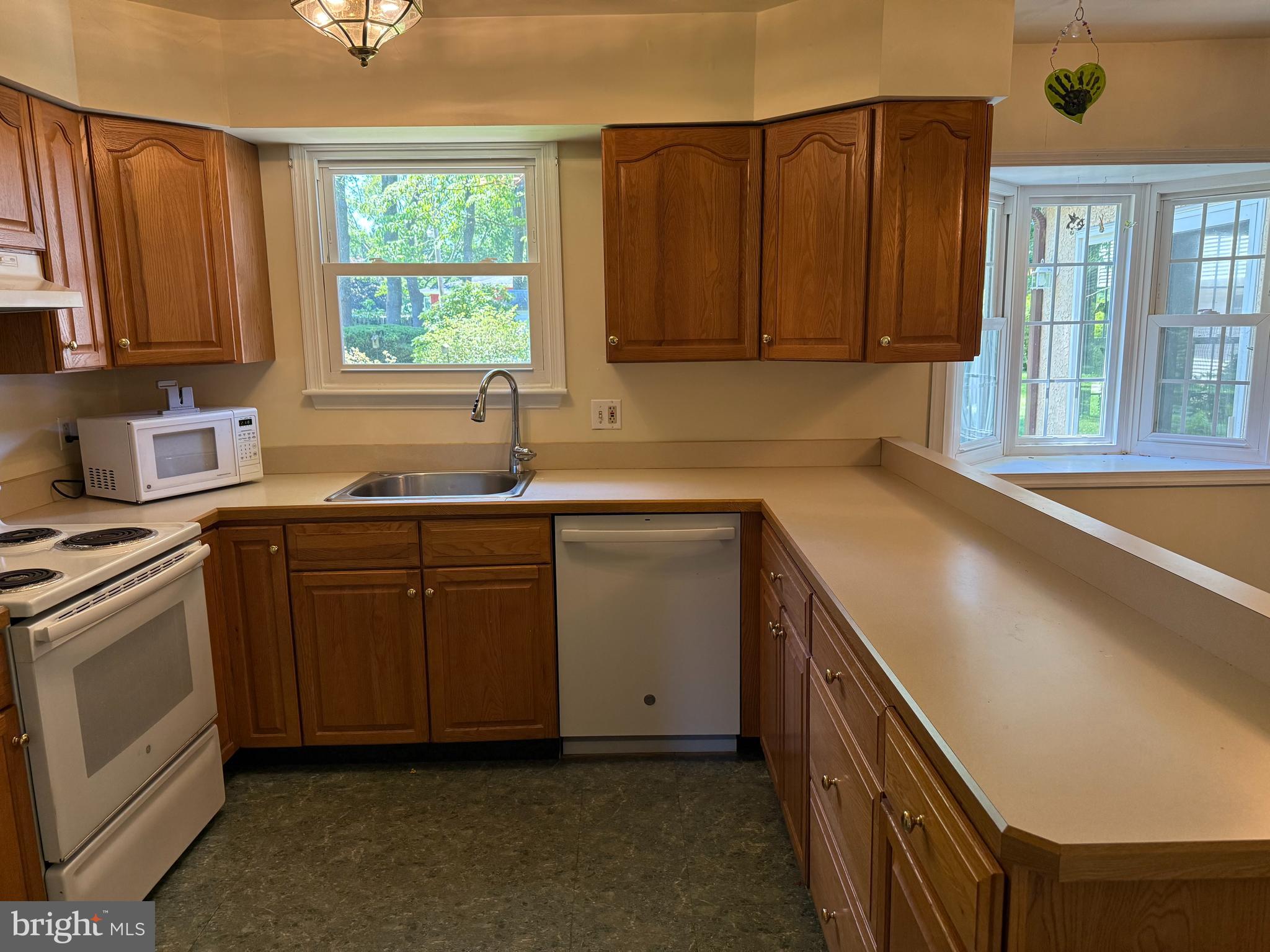 203 Moore Road Wallingford, PA 19086 - Photo 3 of 9