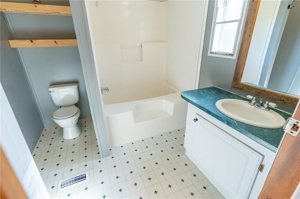 1187 Barkeyville Road Grove City, PA 16127 - Photo 8 of 13 Gallery Image 8