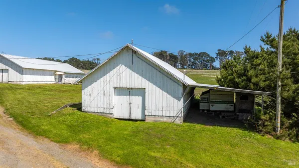 $5,800,000 | 21601 Highway 1, Point Arena, CA 95468