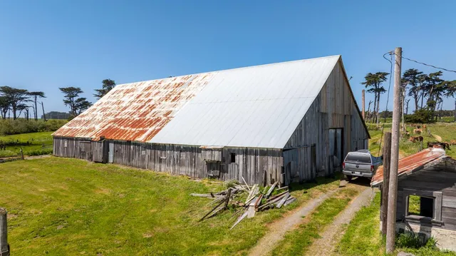 $5,800,000 | 21601 Highway 1, Point Arena, CA 95468