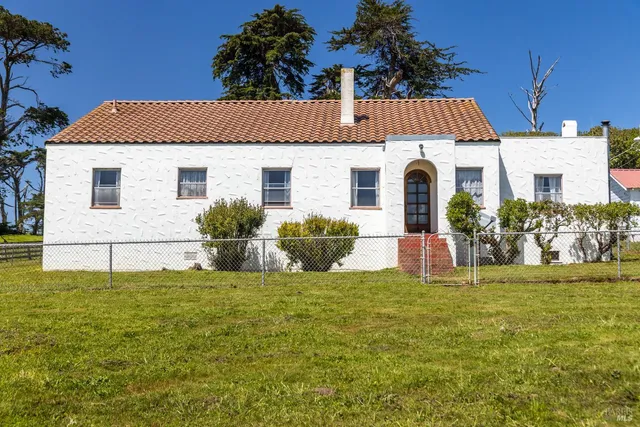 $5,800,000 | 21601 Highway 1, Point Arena, CA 95468
