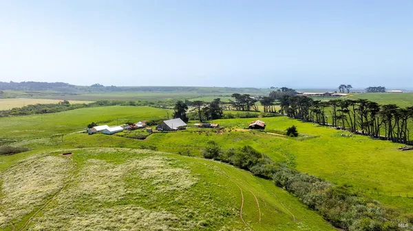 $5,800,000 | 21601 Highway 1, Point Arena, CA 95468