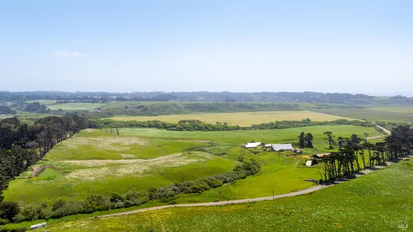 $5,800,000 | 21601 Highway 1, Point Arena, CA 95468