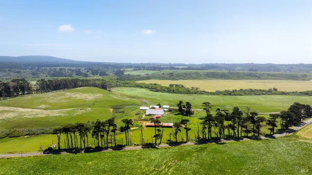 $5,800,000 | 21601 Highway 1, Point Arena, CA 95468
