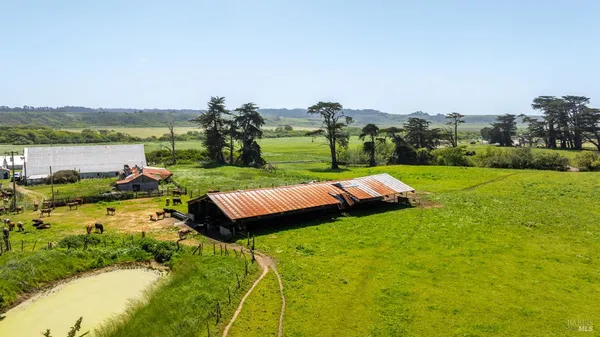 $5,800,000 | 21601 Highway 1, Point Arena, CA 95468