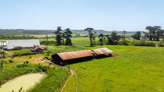 $5,800,000 | 21601 Highway 1, Point Arena, CA 95468