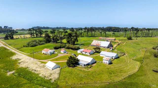 $5,800,000 | 21601 Highway 1, Point Arena, CA 95468