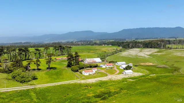 $5,800,000 | 21601 Highway 1, Point Arena, CA 95468