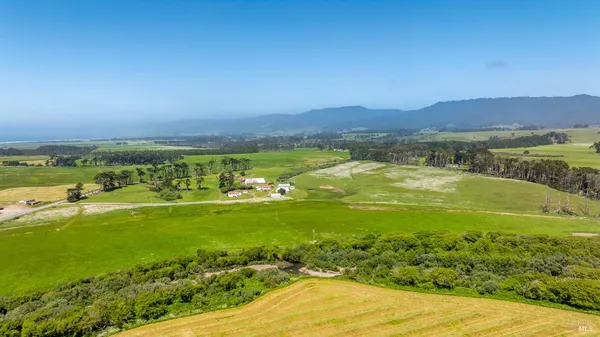 $5,800,000 | 21601 Highway 1, Point Arena, CA 95468