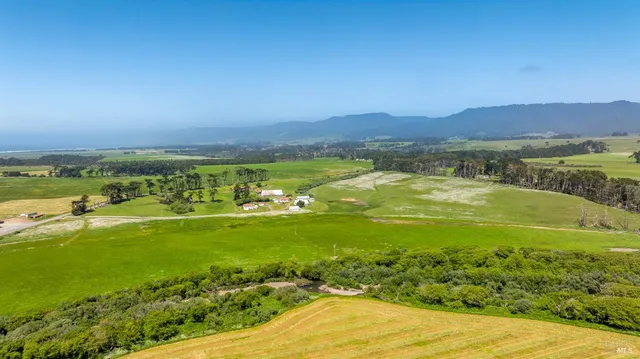 $5,800,000 | 21601 Highway 1, Point Arena, CA 95468