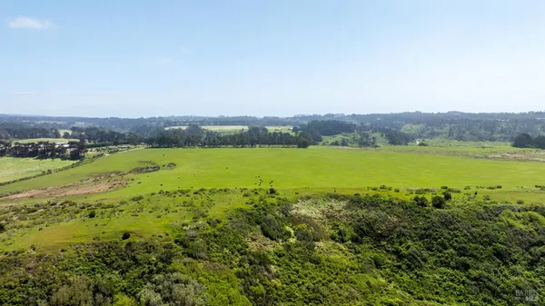 $5,800,000 | 21601 Highway 1, Point Arena, CA 95468