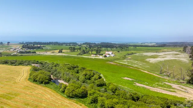 $5,800,000 | 21601 Highway 1, Point Arena, CA 95468
