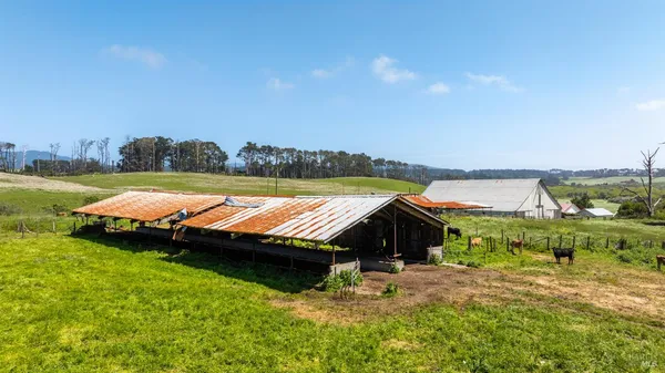 $5,800,000 | 21601 Highway 1, Point Arena, CA 95468